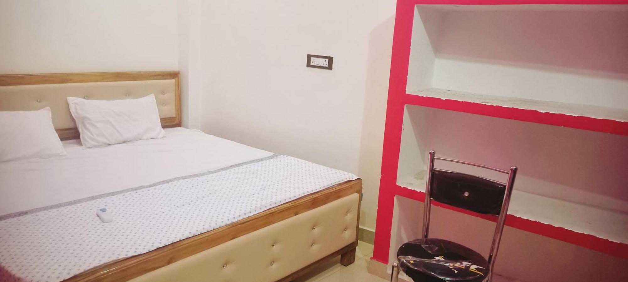 Maa Savitri Gest House Hotell Ayodhya Exteriör bild